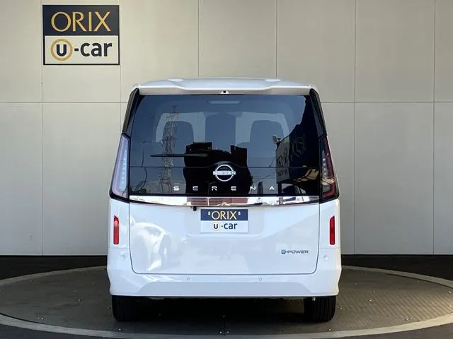 セレナ(ニッサン)の車両写真
