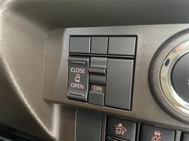 トール（ダイハツ）の車両写真