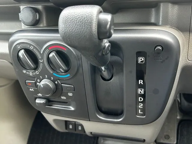 エブリイバン（スズキ）の車両写真