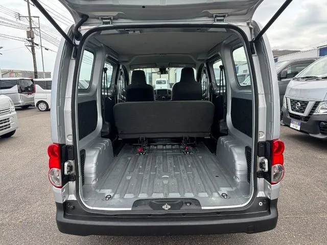 NV200バネットバン(ニッサン)の車両写真