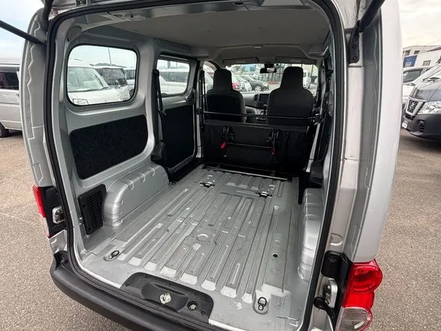 NV200バネットバン(ニッサン)の車両写真