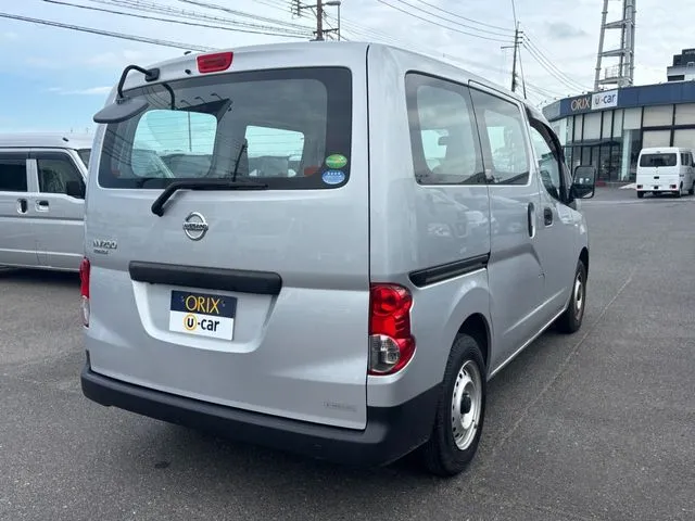 NV200バネットバン(ニッサン)の車両写真