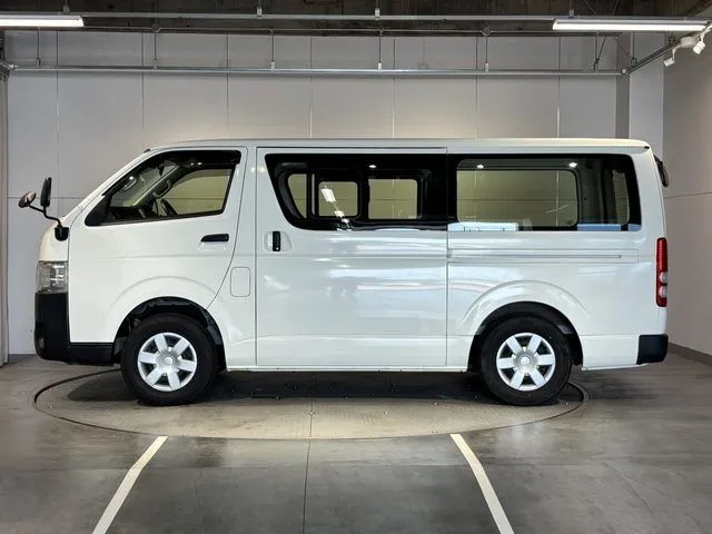 レジアスエースバン 4WD(トヨタ)の車両写真