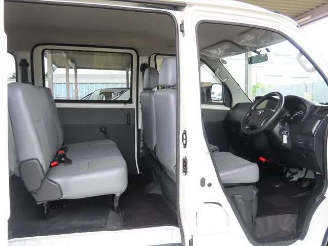 タウンエースバン 2WD(トヨタ)の車両写真