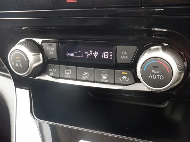 セレナ Sハイブリッド(ニッサン)の車両写真