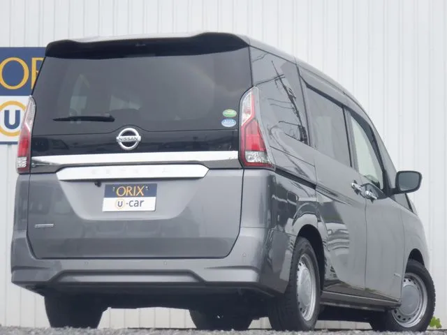 セレナ Sハイブリッド(ニッサン)の車両写真