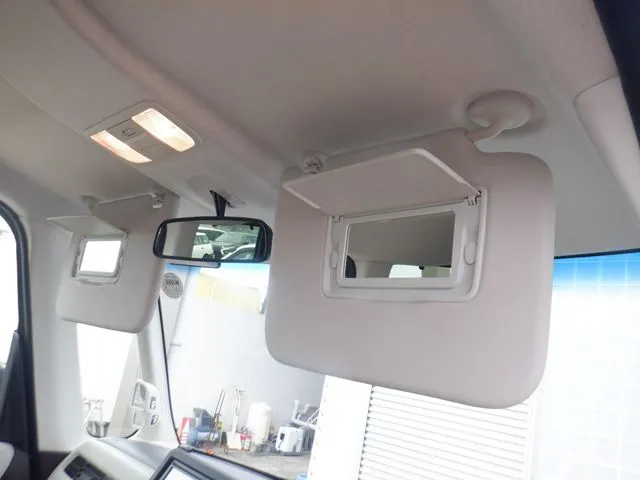 N BOX(ホンダ)の車両写真