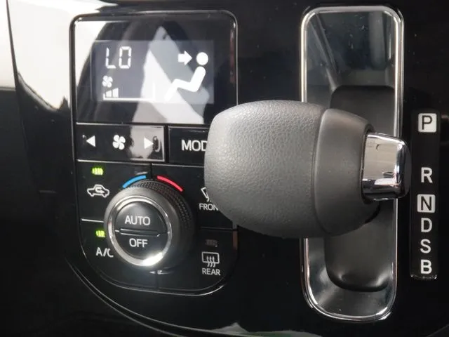 ムーヴ　キャンバス　４ＷＤ（ダイハツ）の車両写真