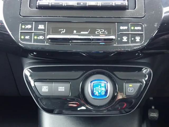 プリウス(トヨタ)の車両写真