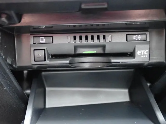 カムリ　ハイブリッド（トヨタ）の車両写真