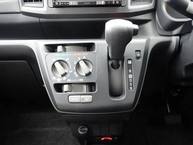 ミラ イース(ダイハツ)の車両写真