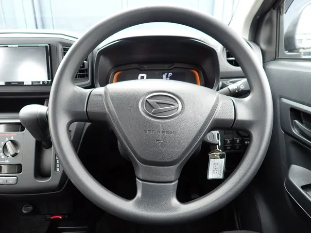 ミラ イース(ダイハツ)の車両写真