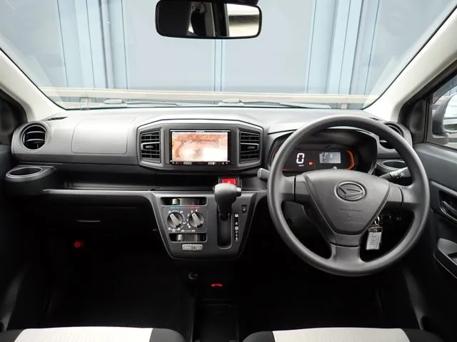 ミラ イース(ダイハツ)の車両写真