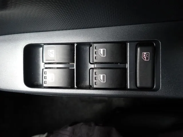ミラ イース(ダイハツ)の車両写真