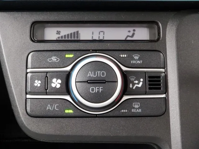 タント(ダイハツ)の車両写真