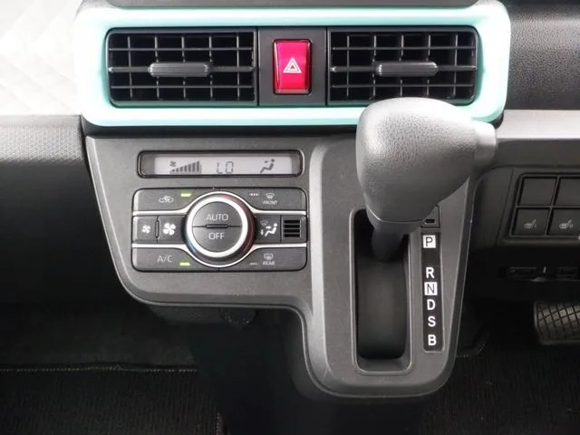 タント(ダイハツ)の車両写真