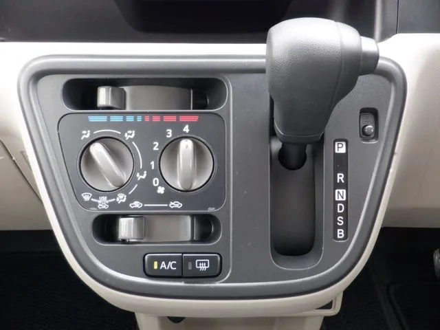 パッソ（トヨタ）の車両写真