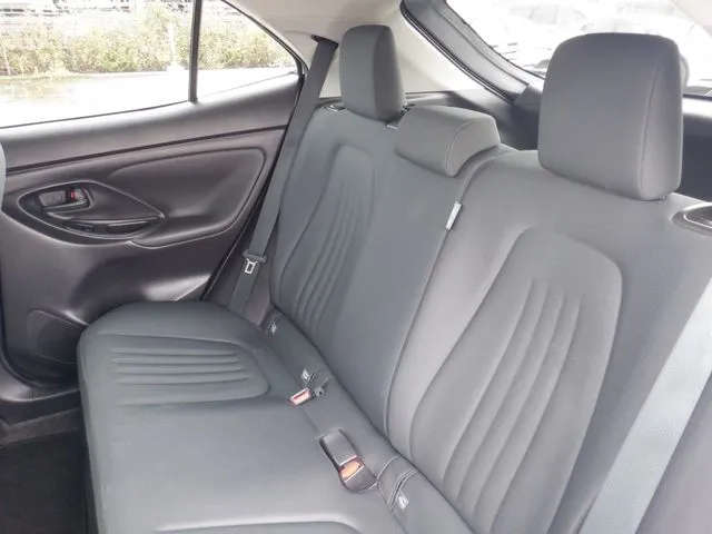 ヤリスクロス ハイブリッド(トヨタ)の車両写真