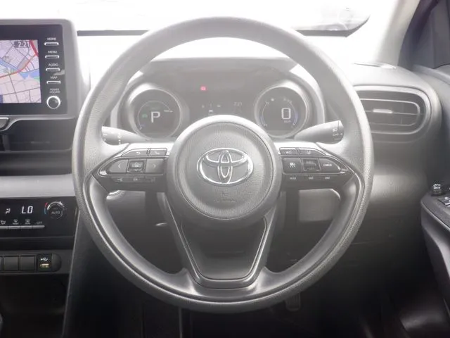 ヤリスクロス ハイブリッド(トヨタ)の車両写真