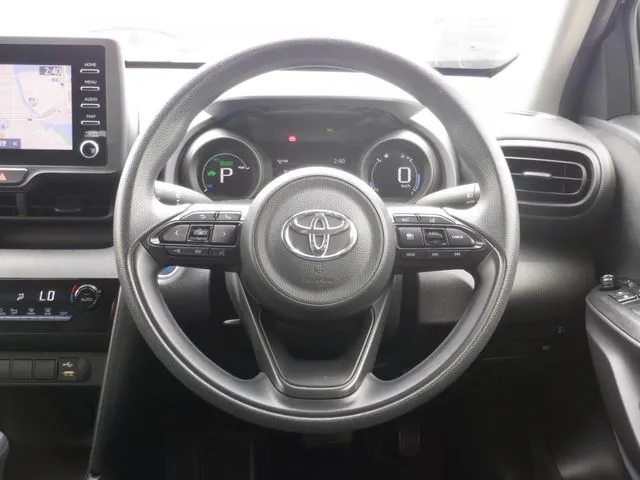 ヤリスクロス ハイブリッド(トヨタ)の車両写真