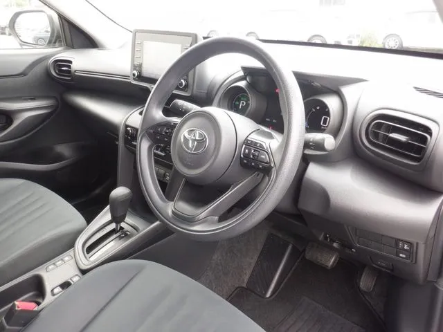 ヤリスクロス ハイブリッド(トヨタ)の車両写真