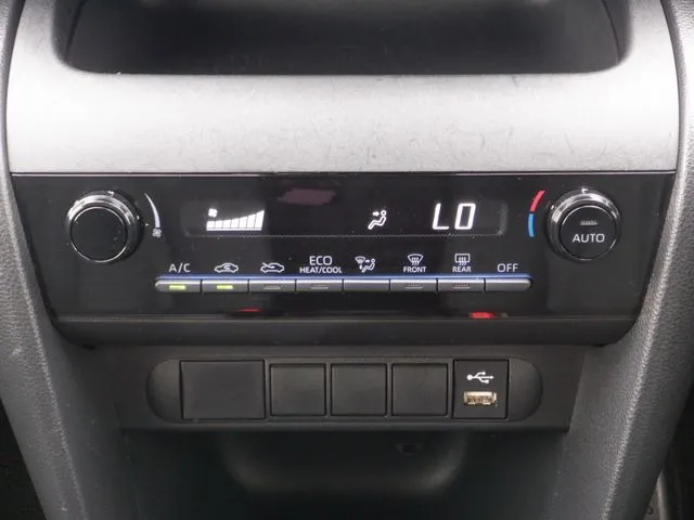 ヤリスクロス ハイブリッド(トヨタ)の車両写真