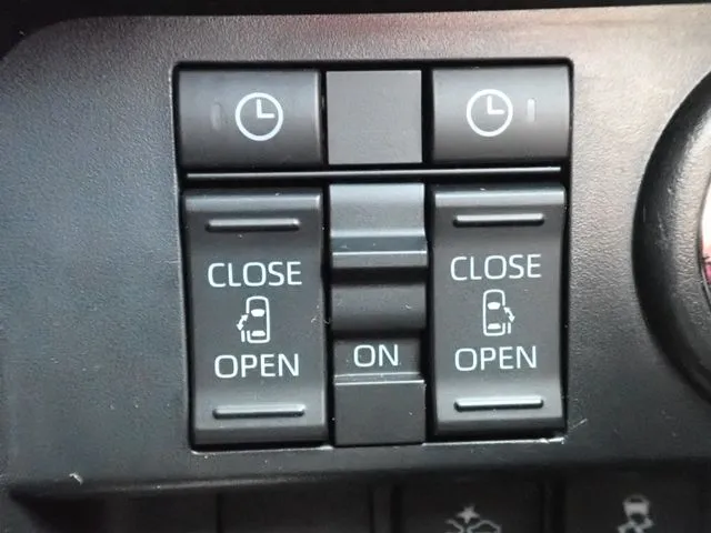 ルーミー(トヨタ)の車両写真