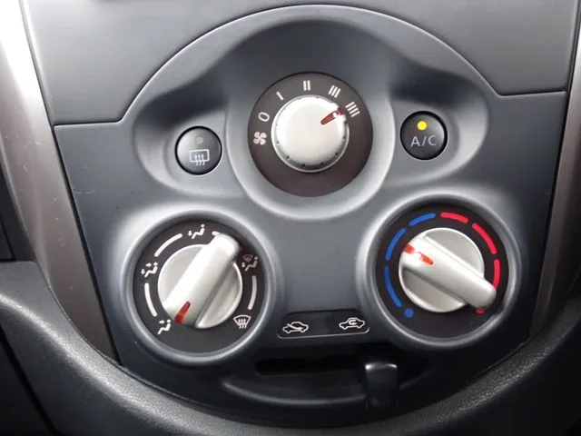 マーチ(ニッサン)の車両写真