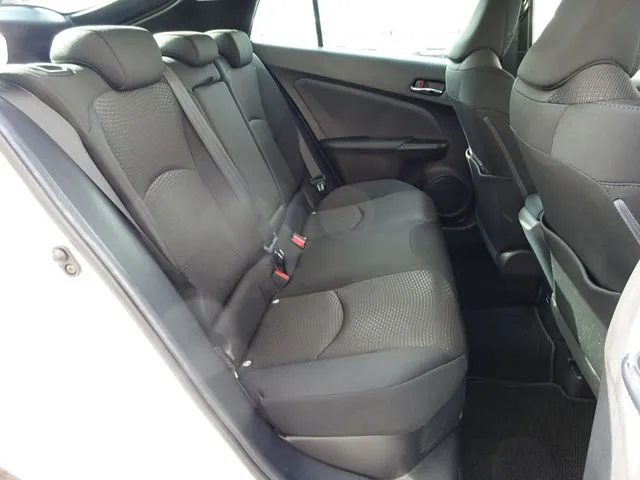 プリウス（トヨタ）の車両写真