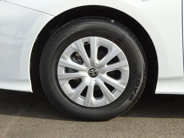 プリウス（トヨタ）の車両写真