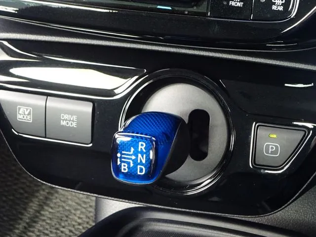 プリウス（トヨタ）の車両写真