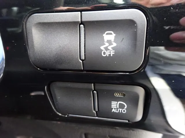 プリウス（トヨタ）の車両写真