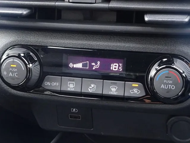 ノート(ニッサン)の車両写真