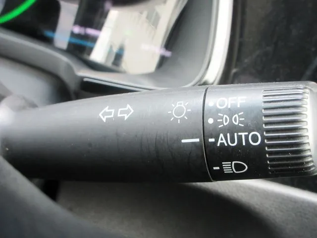 シャトル　ハイブリッド（ホンダ）の車両写真