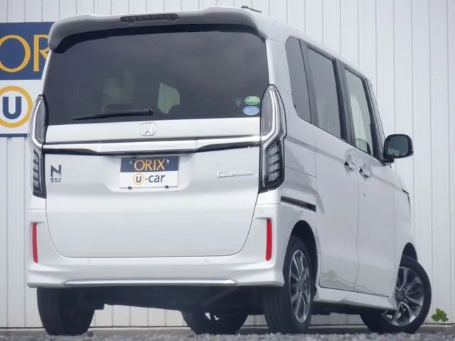 Ｎ　ＢＯＸ　カスタム　４ＷＤ（ホンダ）の車両写真