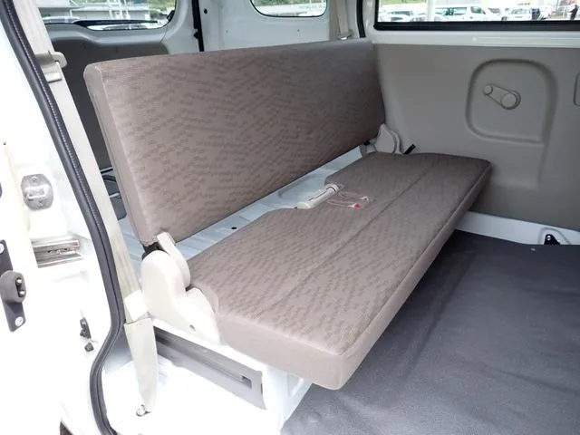 エブリイバン（スズキ）の車両写真
