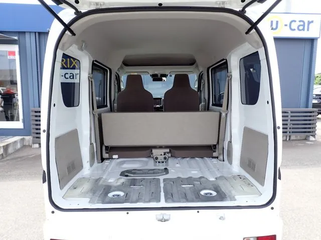 エブリイバン（スズキ）の車両写真