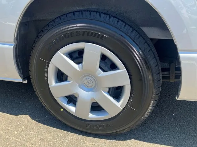ハイエースバン 4WD(トヨタ)の車両写真