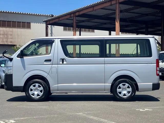 ハイエースバン 4WD(トヨタ)の車両写真