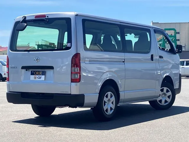 ハイエースバン 4WD(トヨタ)の車両写真