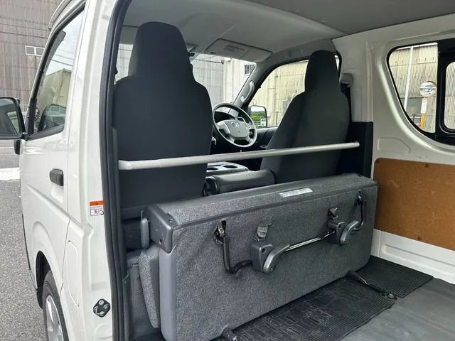 ハイエースバン 1.25t 2WD(トヨタ)の車両写真