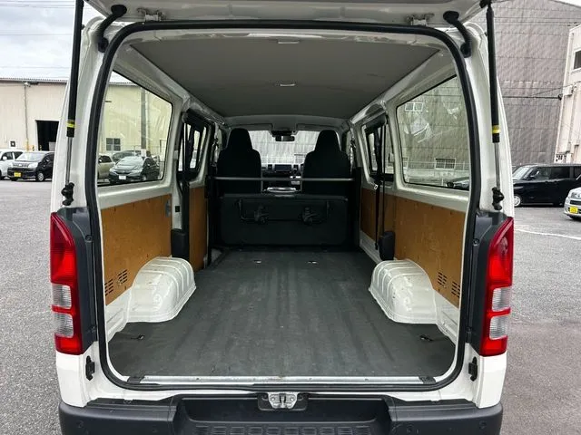 ハイエースバン 1.25t 2WD(トヨタ)の車両写真