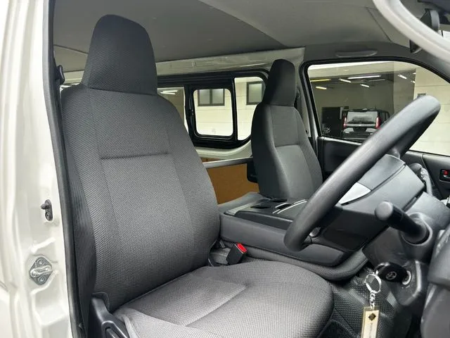 ハイエースバン 1.25t 2WD(トヨタ)の車両写真