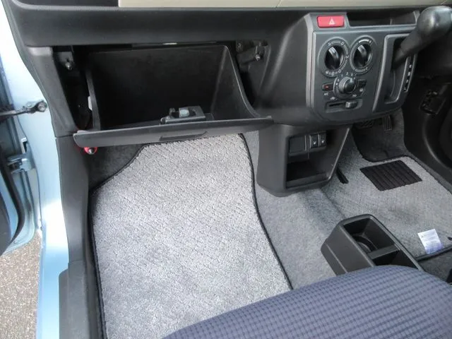 アルト 4WD(スズキ)の車両写真
