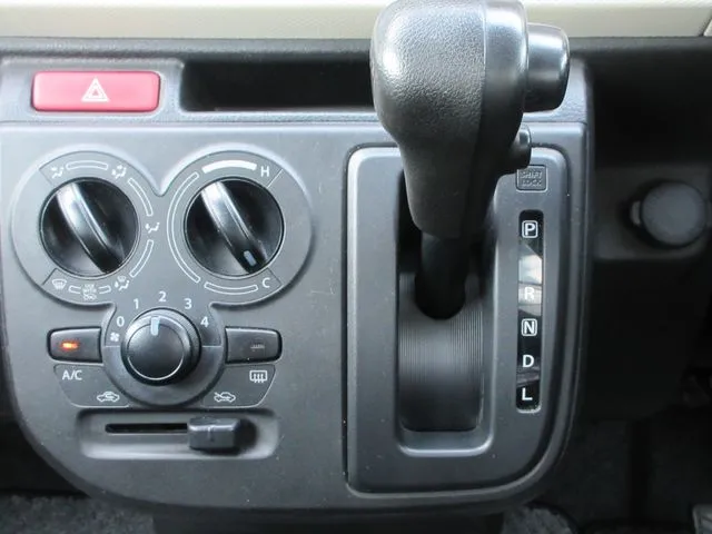 アルト 4WD(スズキ)の車両写真