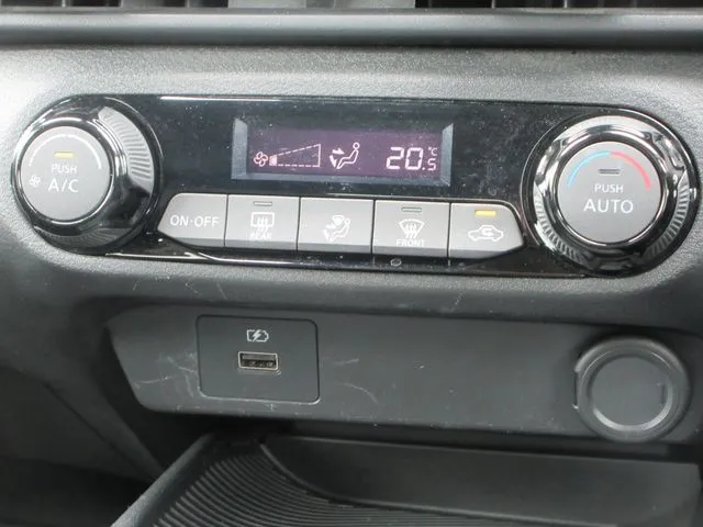 ノート(ニッサン)の車両写真