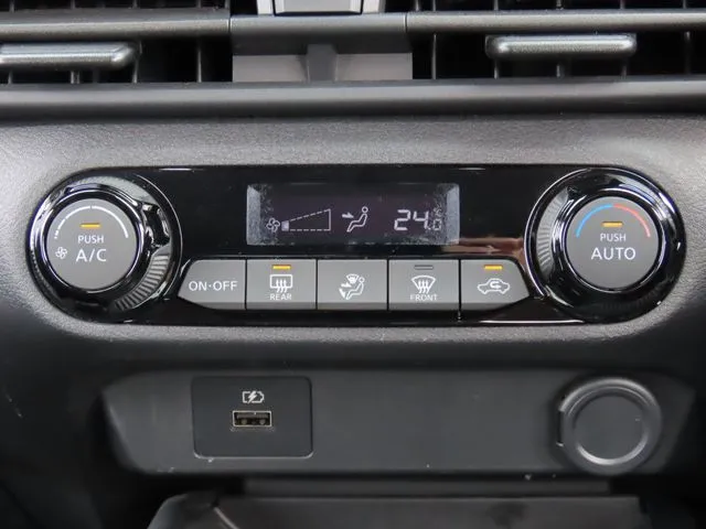ノート(ニッサン)の車両写真