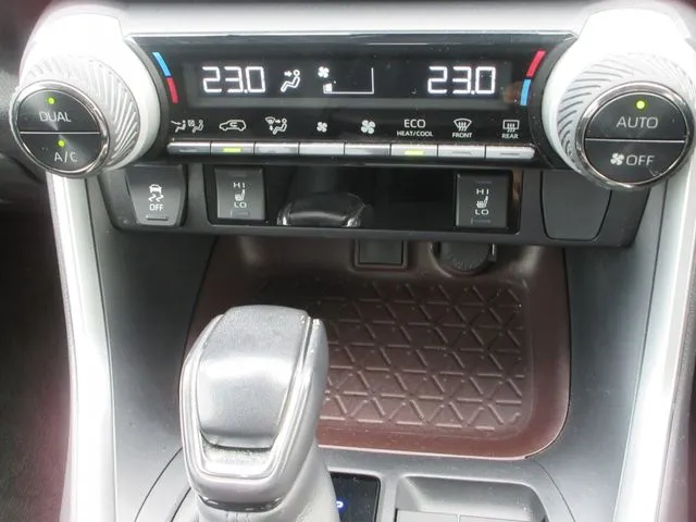 ＲＡＶ４　４ＷＤ（トヨタ）の車両写真