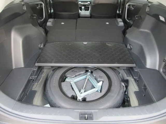 ＲＡＶ４　４ＷＤ（トヨタ）の車両写真