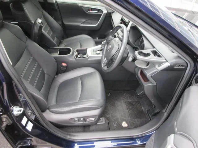 ＲＡＶ４　４ＷＤ（トヨタ）の車両写真